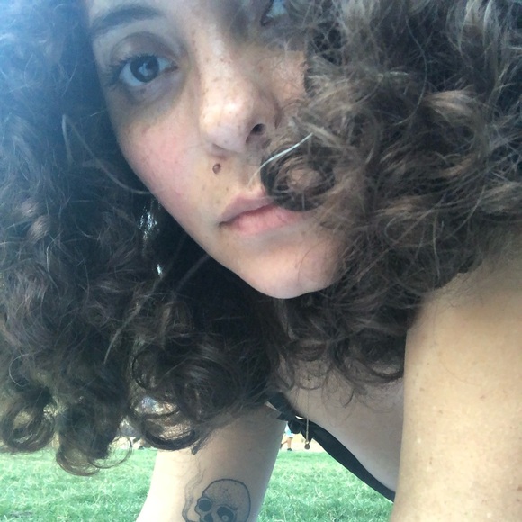 Meet your Posher, Alex - Picture 2 of 2